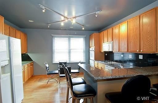 3rd image of 1812 S Clark St APT 14