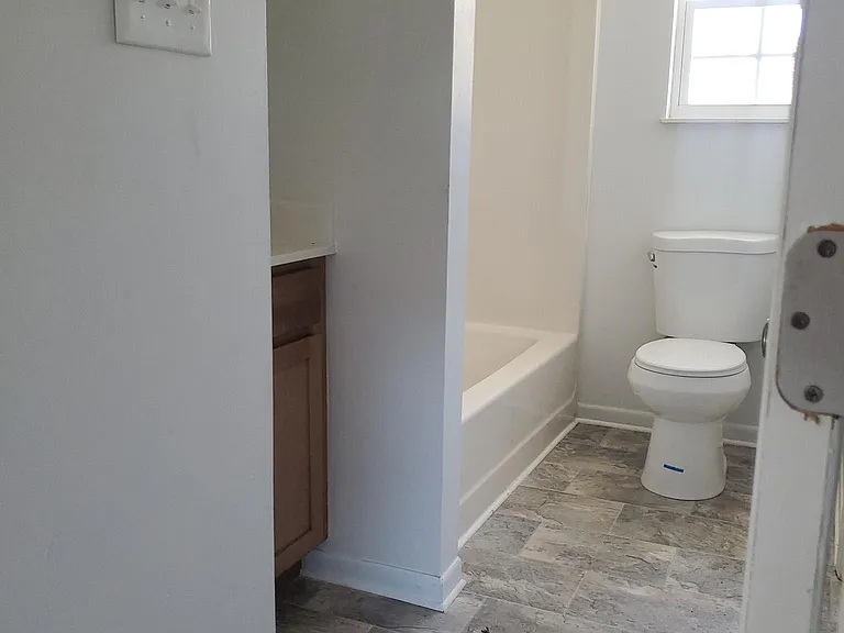 450 Old Edgemore Ln #19 — Photo 8