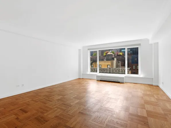 200 Central Park South image 4 of 9