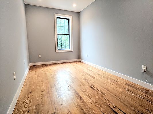 4th image of 218 Quincy St APT 2