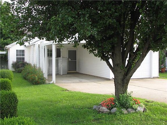2nd image of 279 Indian Park Dr