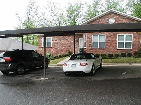 3rd image of 208 Southridge Ln APT M1