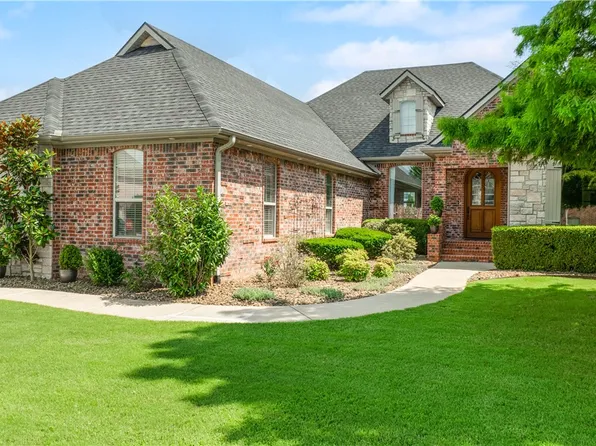 6700 W Braebourne Dr, Rogers, AR 72758