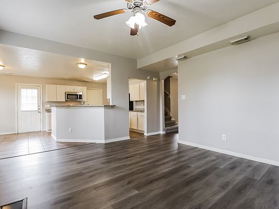 4th image of 3815 Woodlace Dr