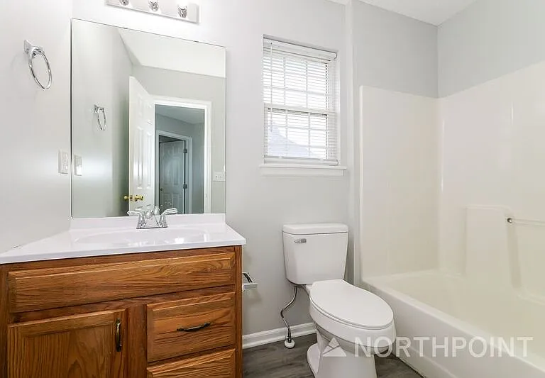 4211 Woodland Ave — Photo 12