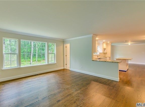 5th image of 257 Magnolia Dr