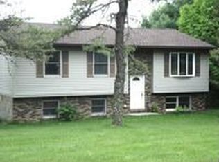 102 Ivy Ln, Stroudsburg, PA 18360