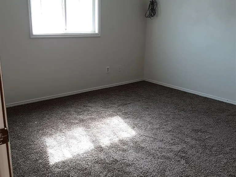 1892 Peggys Ln — Photo 7