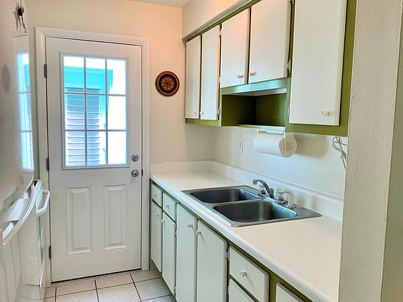 5th image of 350 Fillmore Ave APT F3