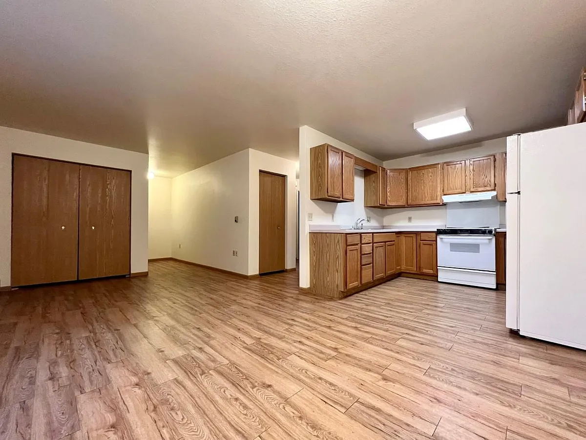 Building Photo - 454 High Point Dr #24