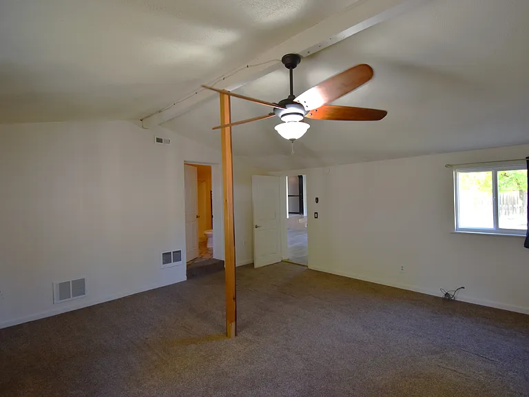336 W Washington St — Photo 16