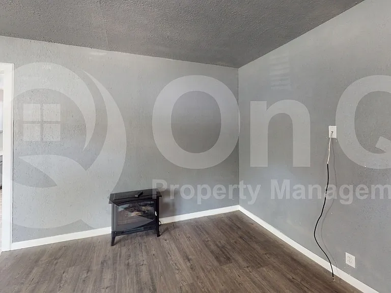 205 NE 22nd St — Photo 7