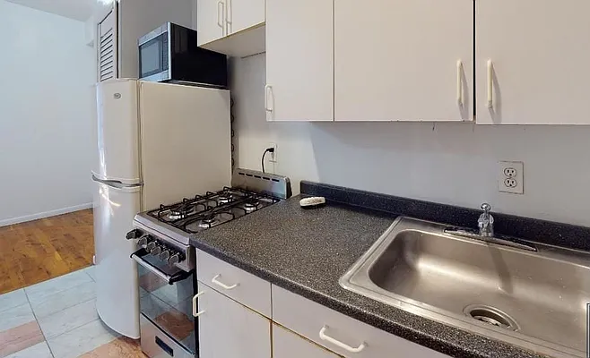 Rented by Oxford Property Group | media 9