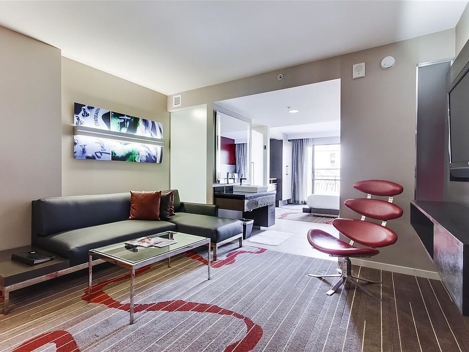 1st image of 207 5th Ave #641