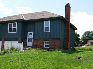 843 S Lindenwood Dr, Olathe, KS 66062