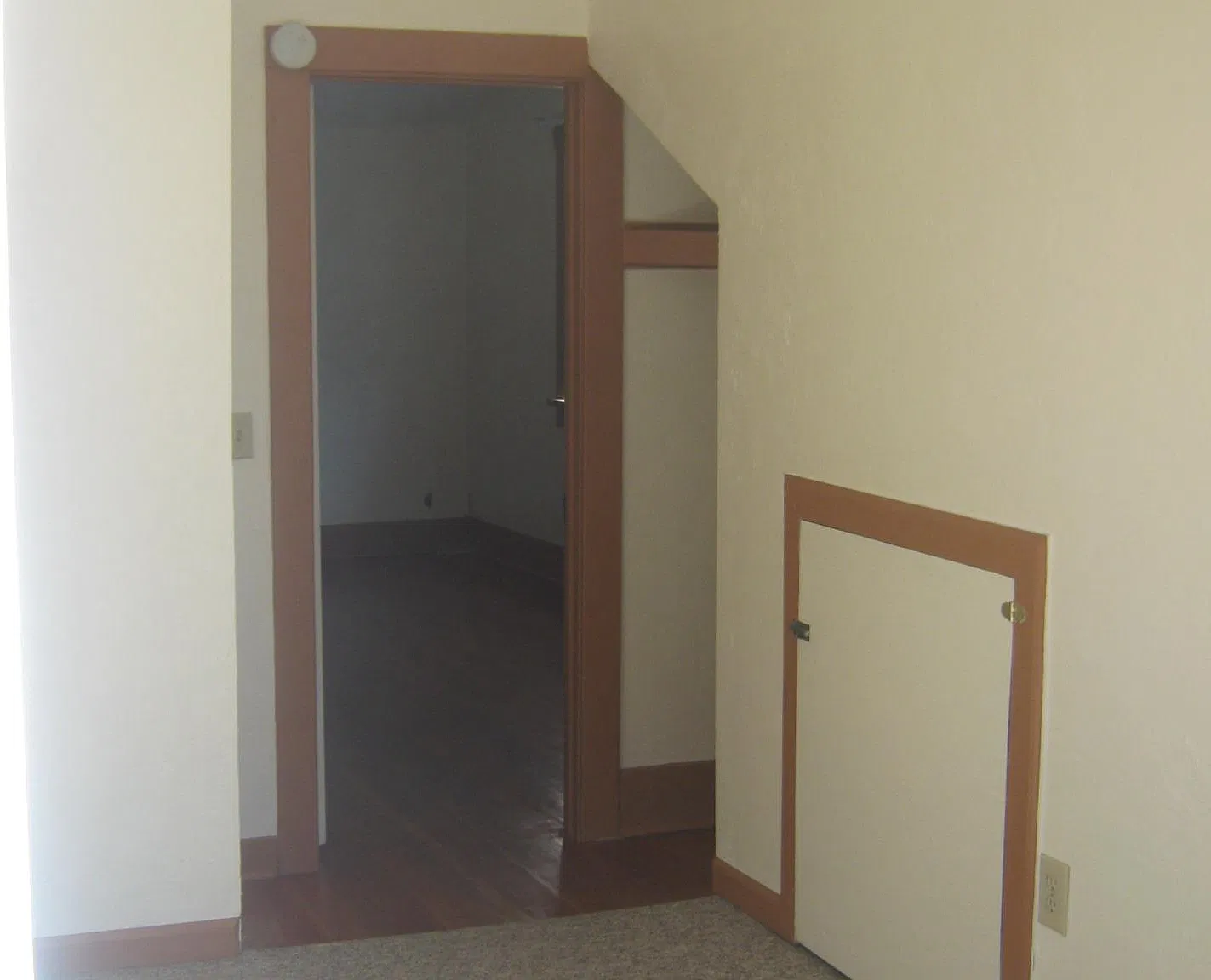 2 bed, 899 sqft, $1,440 — Photo 2