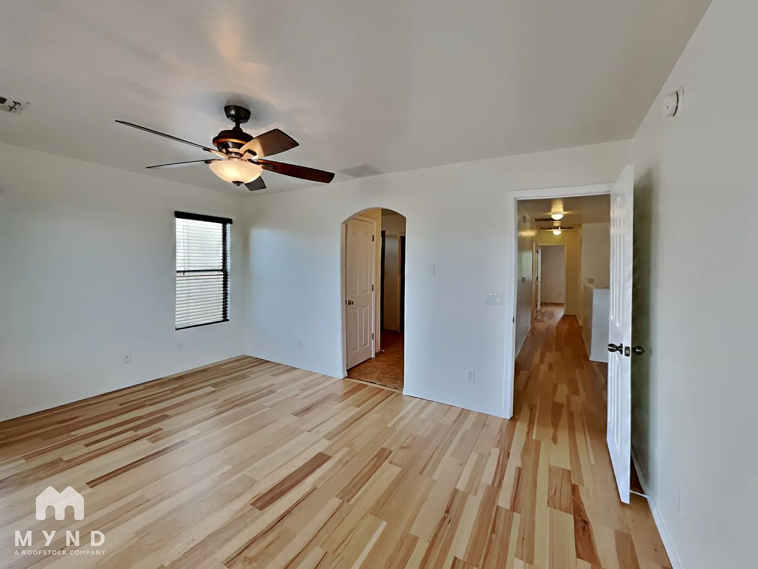 4 bed, 3.0 bath, 2276 sqft, $2,299 — Photo 4