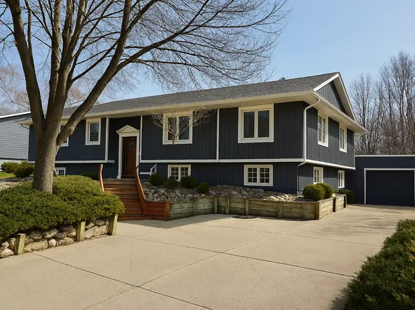 909 16th St SW, Willmar, MN 56201