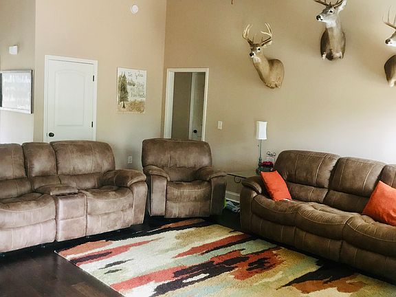 5th image of 120 River Glen Dr