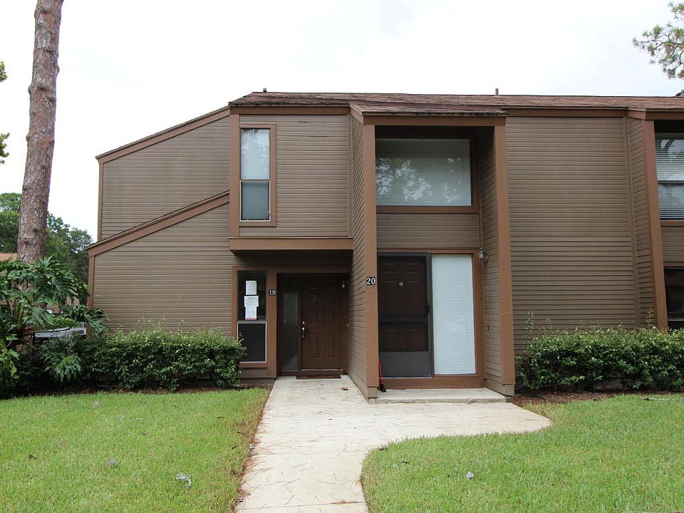 1st image of 19 Oxford Ln