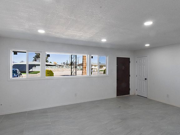 2nd image of 1414 Dennis Cir