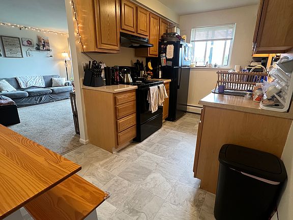 2nd image of 129 Kings Park Dr