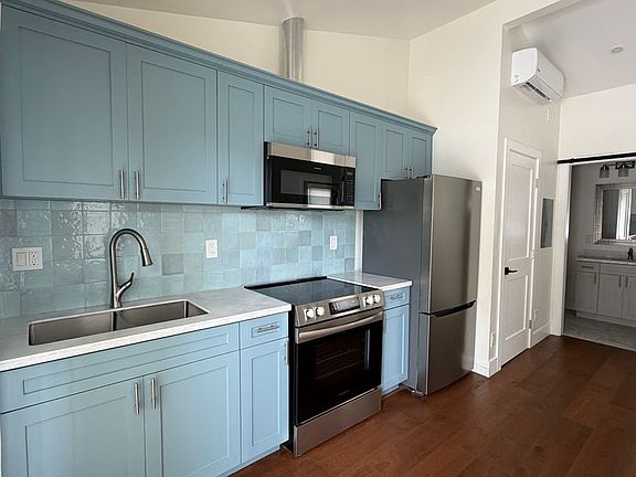 4th image of 320 E Maple Ave #322