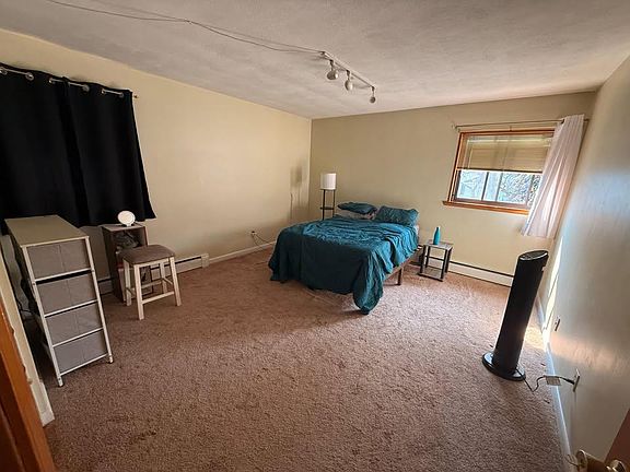 3rd image of 18 Glencoe St APT 21