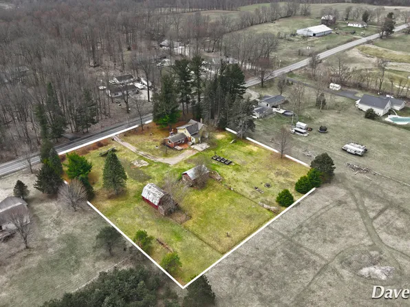 7869 Seventeen Mile Rd NE, Cedar Springs, MI 49319