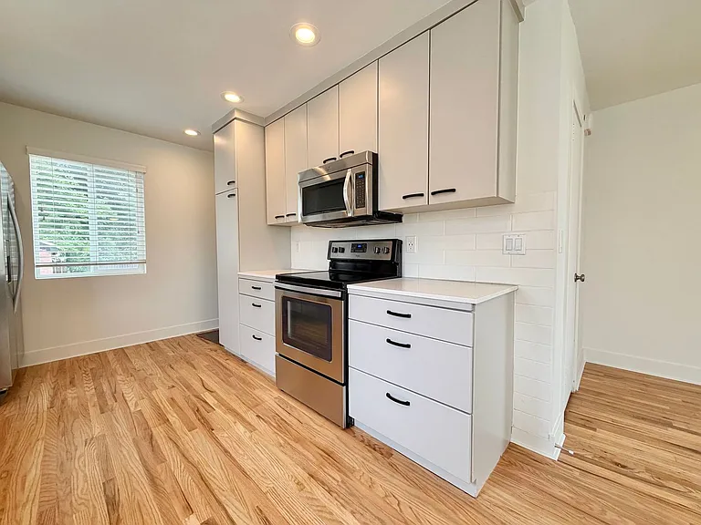 7620 S Jefferson St — Photo 7