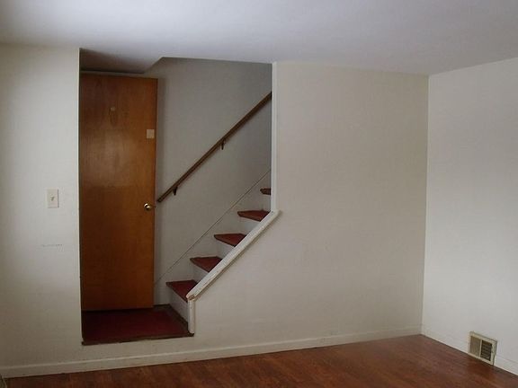 5th image of 99 N Joslyn Dr