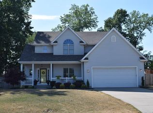4048 Foxwood Ln, Williamsville, NY 14221