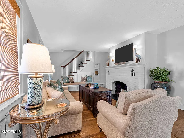 204 Monroe Ave — Photo 4