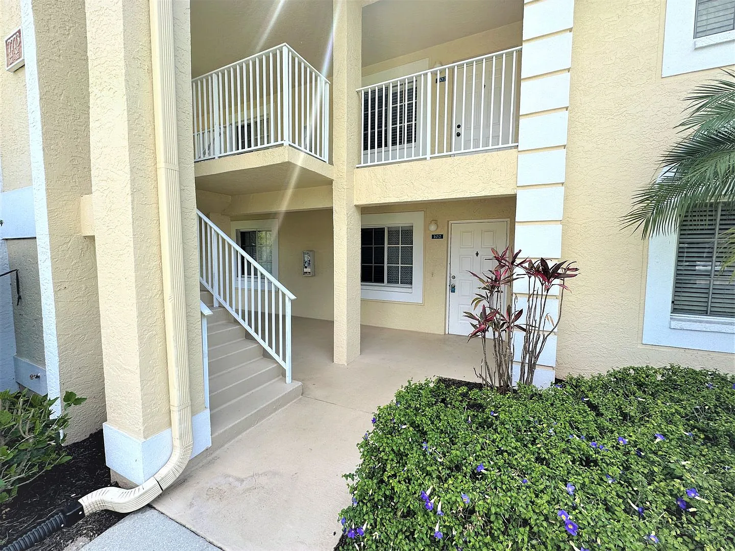 ** Villages At Emerald Lakes ** 2 Bed / 2 Bath Condo - First Floor - Great Location! - Annual Rental — Photo 2