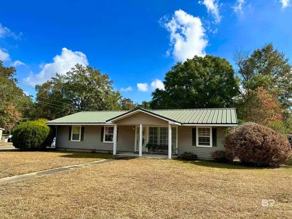 302 Luttrell St, Brewton, AL 36426