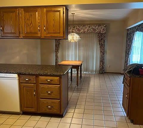 4th image of 14789 Crofton Dr