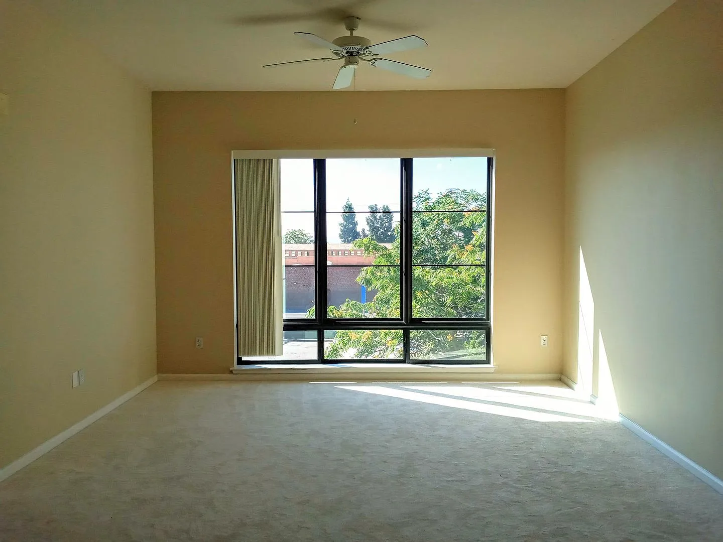 Modern Third Floor 1bd Condo in Secured Building — Photo 3