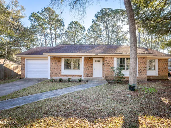 1908 S 1st St, Ocean Springs, MS 39564