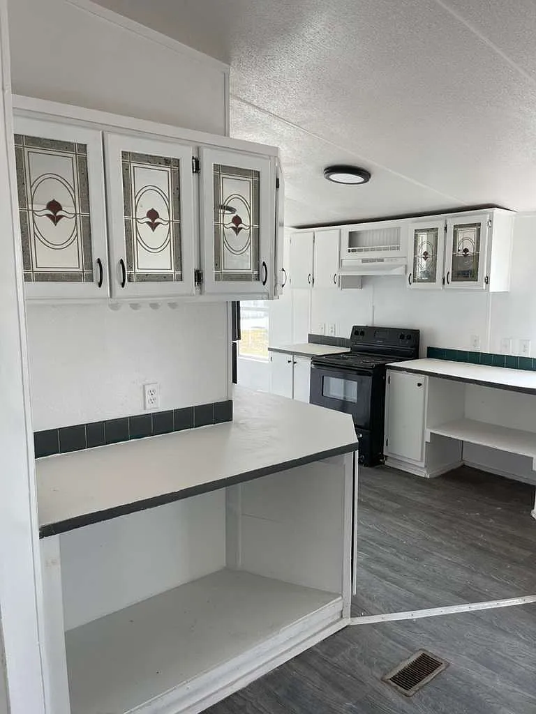 Southern Breeze Mobile Home Park — Photo 2