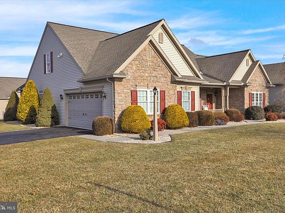2nd image of 195 Sweet Birch Ln