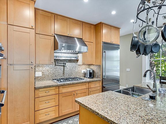 3rd image of 399 Brown Street