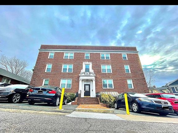 3rd image of 1813 N Danville St #102