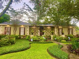 16201 September Dr, Lutz, FL 33549