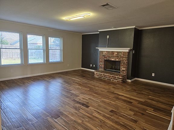 5th image of 2914 Thistlewood Dr