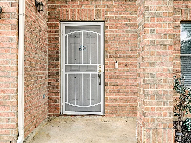 21030 Kenna Cove Ln — Photo 2
