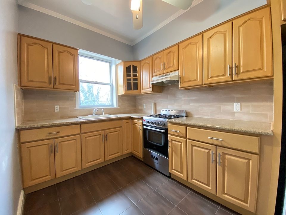 1st image of 3262 32nd St #2