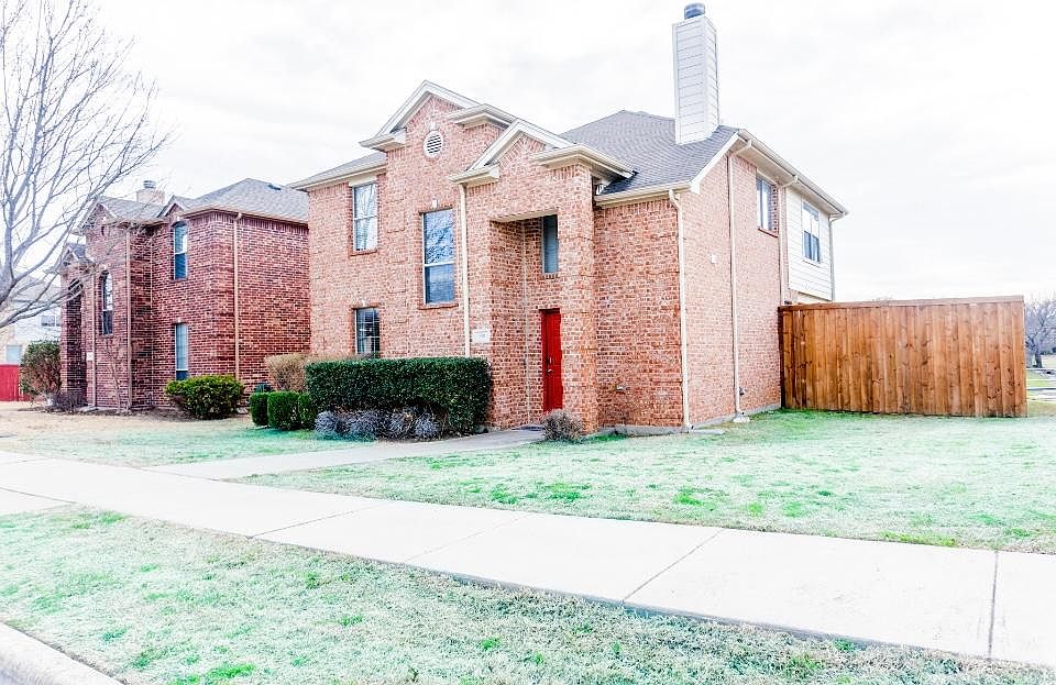 1st image of 900 Creekside Dr