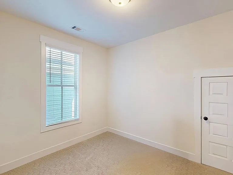 202 Northlake St — Photo 20
