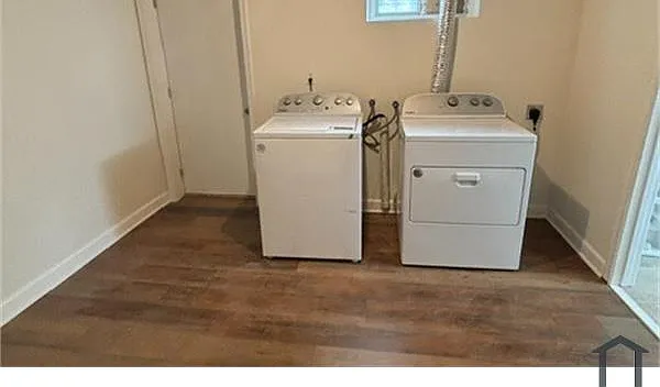 4404 Banks Pl NE — Photo 21
