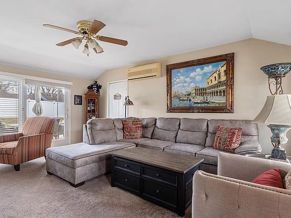 2nd image of 34 Bayberry Ln